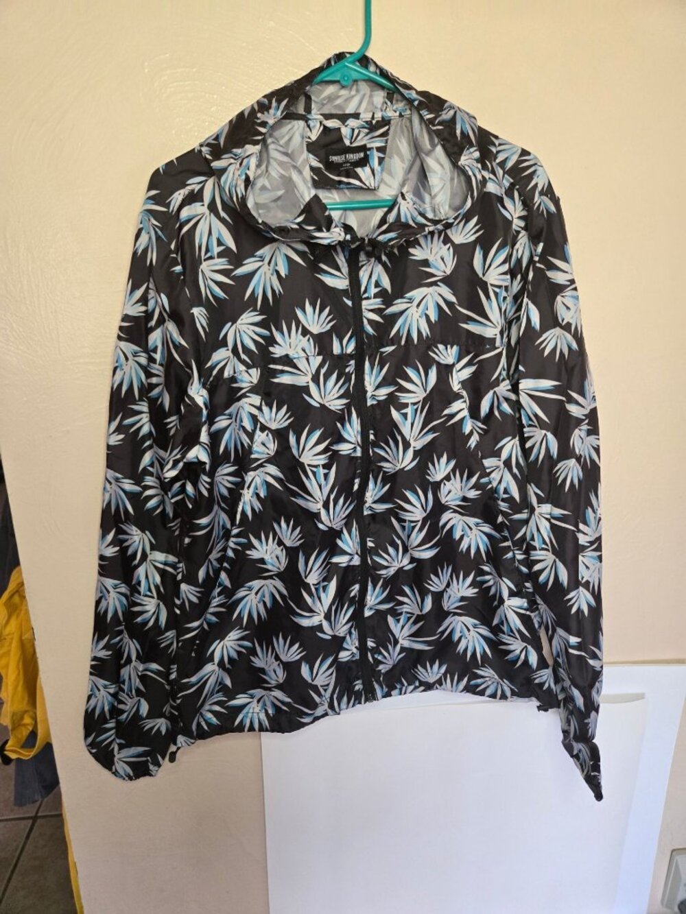 Sunrise Kingdom Lightweight Full-Zip  Windbreaker Jacket Sz Large Layers